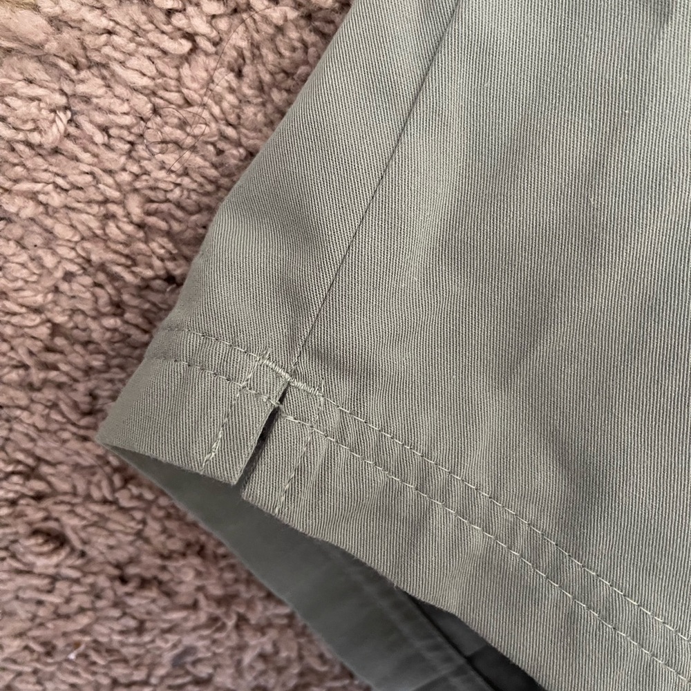 Shorts - Picture 3 of 4